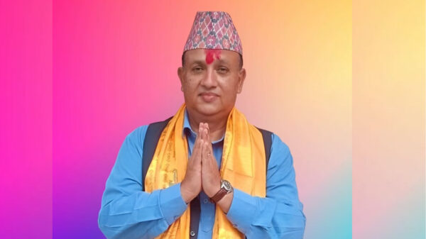 एक रुपैयाँ मै लुछाचुँडी नगरौँ कमरेडहरूः  इन्चार्ज थापा