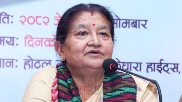 केपी ओलीलाई हावाहुरीमा दियो जोगाए जस्तै बचाएर राखेकी छु: राधिका शाक्य