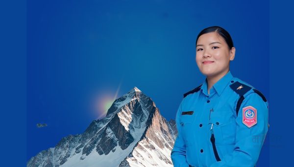 प्रहरी सहायक निरीक्षक शेर्पाले चुमिन सगरमाथाको शिखर