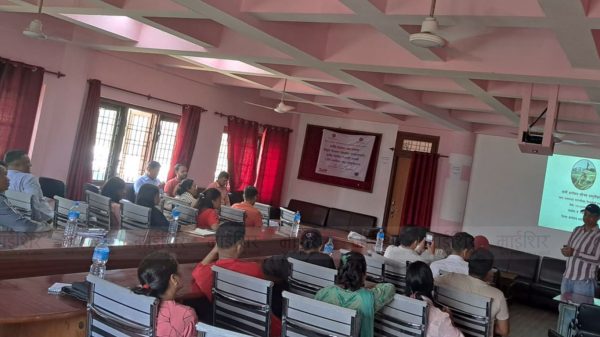 सिन्धुलीका पत्रकारहरुसँग सुरक्षित वैदेशिक रोजगारबारे अन्तरक्रिया