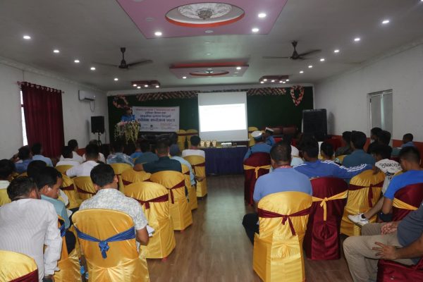 सिन्धुलीमा निजी विद्यालयका बस चालकहरूलाई लक्षित गर्दै ट्राफिक सचेतना 