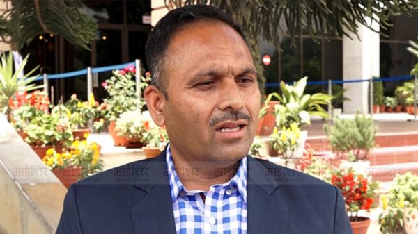 २०५५ मा आत्मसमर्पण गरेका दाहाल अहिले ‘जनयुद्धको नायक’? सहिद पुत्रको प्रहार!