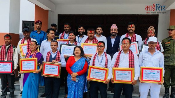 सिन्धुलीको फिक्कल गाउँपालिकाले गर्‍यो, १२ उत्कृष्ट कर्मचारीलाई सम्मान !