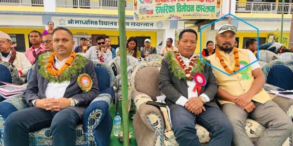 सांसद दाहाल चुपचाप ! विश्वास पात्रको पक्राउपछि नेताको मौनता शंकास्पद