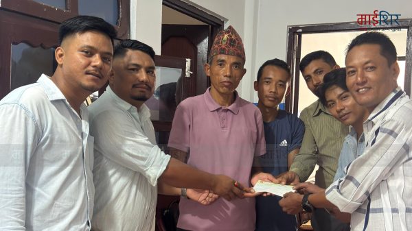 सिन्धुलीमा थर्डपार्टी बीमा भुक्तानी, मृतकका परिवारलाई ५ लाख प्रदान