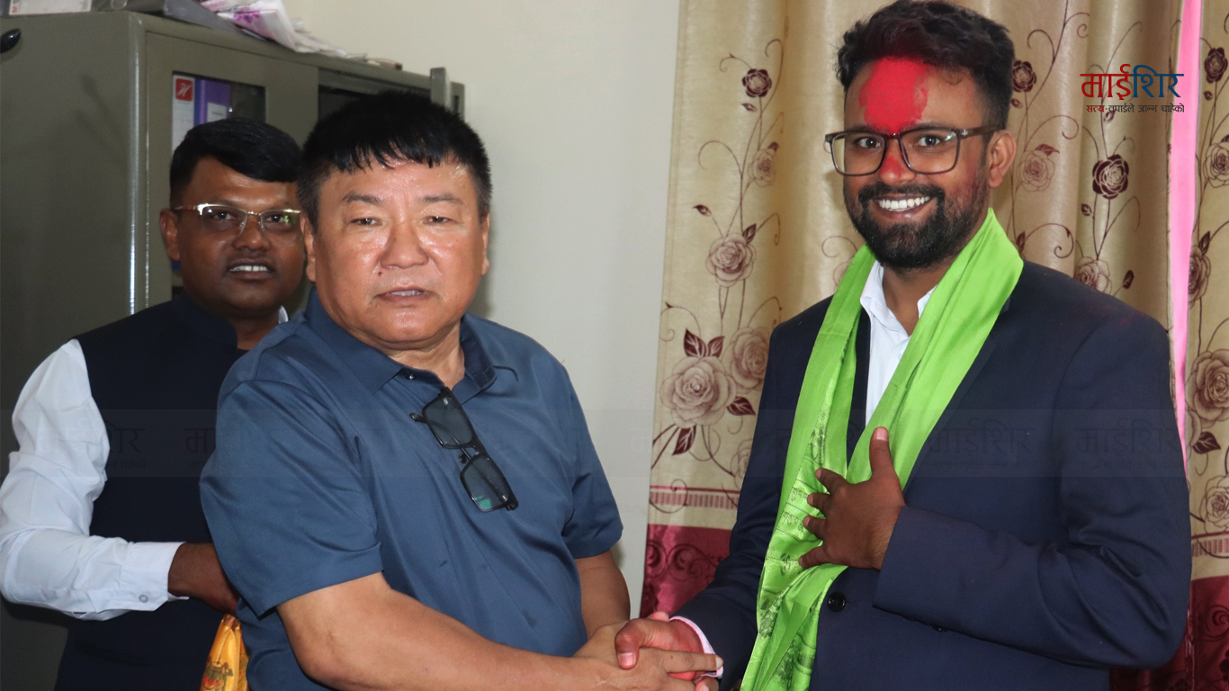 बदनामी बनाइएका वाइबाद्वारा आचार्यको भव्य स्वागत