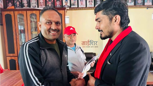 ज्यान जोगाउन पार्टी फेरेपछि… ‘अभियुक्त’ कार्की नयाँ रंगमा