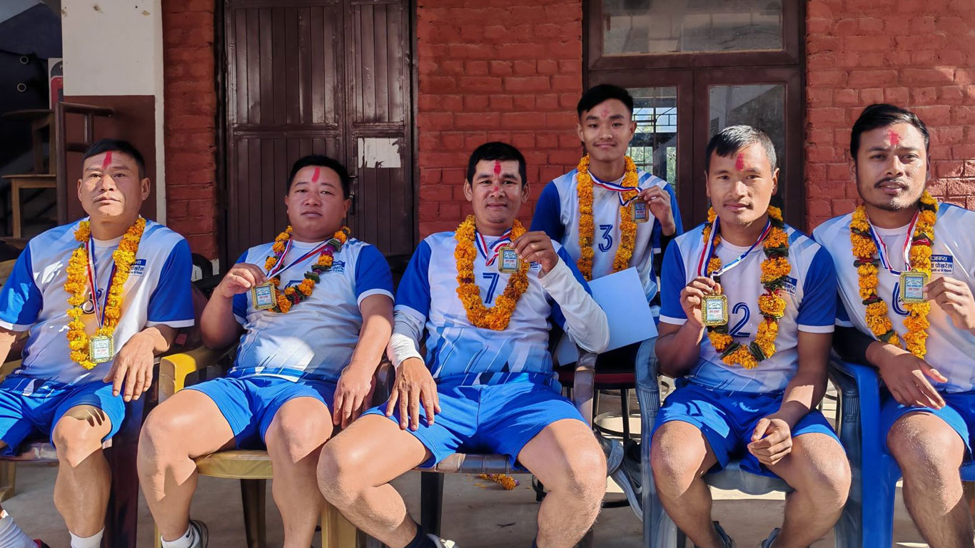 तीनपाटन गाउँपालिका स्तरीय शिक्षक भलिबल प्रतियोगिताको उपाधि तोस्रामखोला ‘ए’ लाई