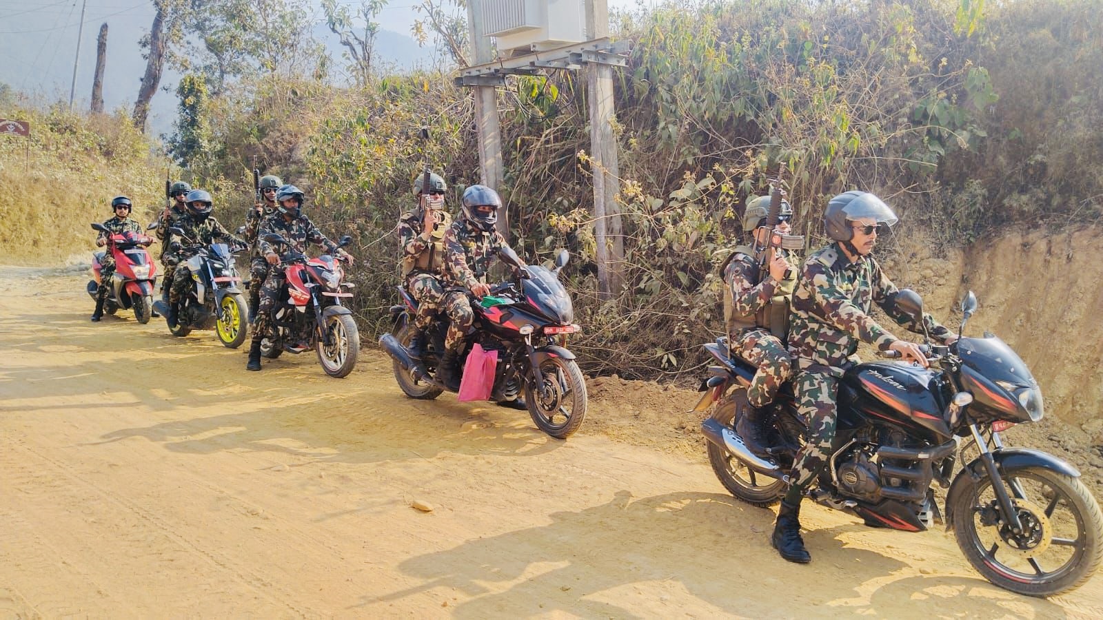 सिन्धुलीमा भयरहित निर्वाचनका लागि सेनाको सक्रिय सुरक्षा गस्ती